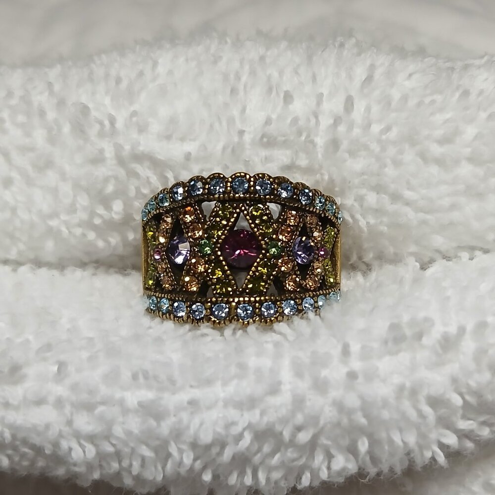 Beautiful Heidi Daus Ring -- Multicolor -- Size 8
